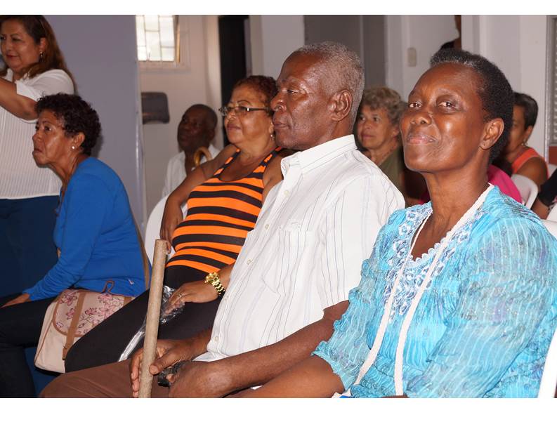 1000 adultos mayores fueron habilitados para cobrar subsidio en el banco BBVA, sede Versalles